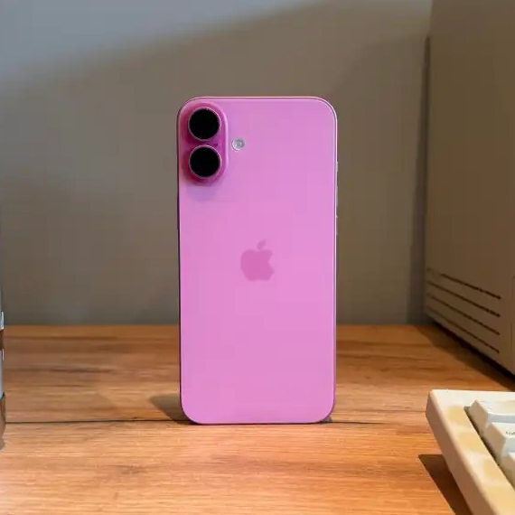 iPhone 16 plus 99% neuf de 6.7 pouces - telephone portable Apple disponible en plusieurs couleurs