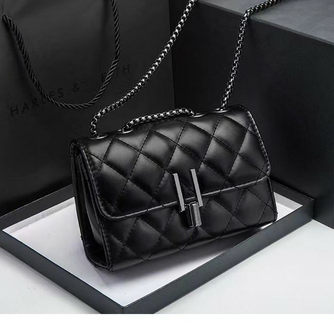 Nouveau sac de chaîne de diamants polyvalents et à la mode INS One-épaule Diagonal Cross Bag Welfare le plus chaud xiaoxiang Style Paper Case Sac pour femme