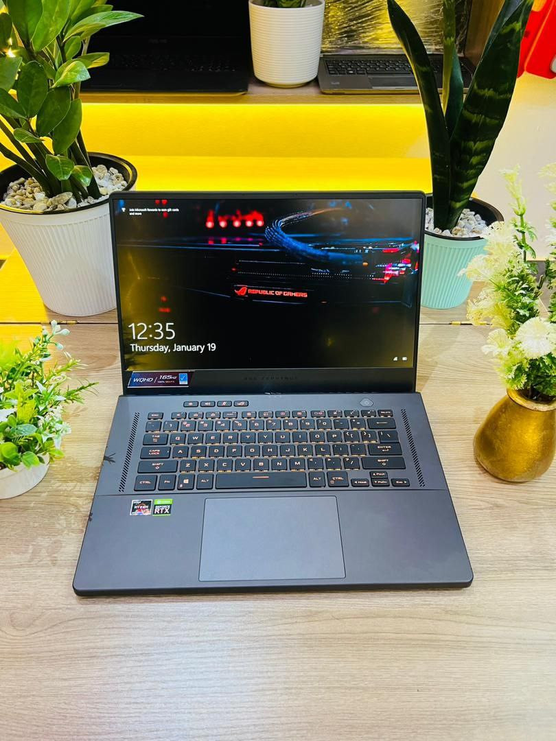 *ASUS ROG ZEPHYRUS * *Gaming laptop*    ?RYZEN 9 ? PROCESSEUR   3.3Ghz 8 cœurs (16Cpus) ?Ssd 1T ?RAM 16GB DDR4 ultra-rapide ?