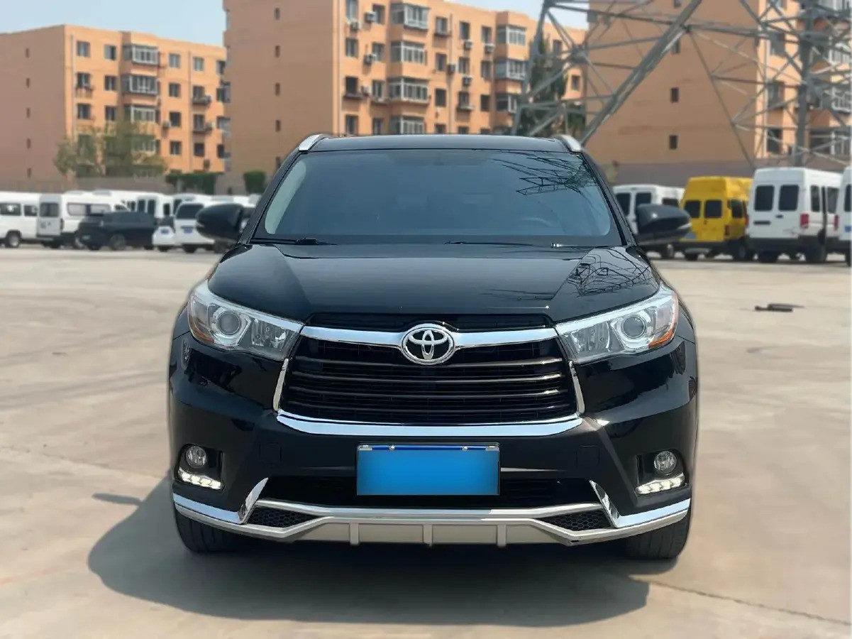 Toyota Highlander 2015 moteur 2.0T 4WD Édition Luxe 7 places - voiture d’occasion